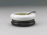 藏品(辦公文具—水盂(含底座及小勺子))的圖片