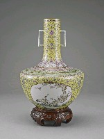 藏品(黃錦地開光花鶴福壽方耳瓶(一)          )的圖片