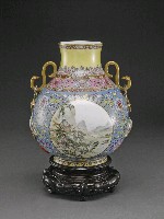 藏品(藍錦地開光雙景山水雙耳瓶(一)        )的圖片
