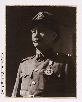 藏品(蔣中正總統戴帽戎裝照)的圖片