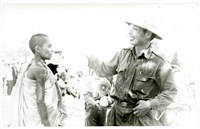 藏品(早期軍旅生活12：官長與似佛教僧侶者合影)的圖片