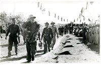 藏品(早期軍旅生活35：官長校閱雲南人民反共志願軍隊員、接受歡迎並致意)的圖片
