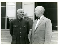 藏品(蔣中正總統與美國海軍上將柯克合影1)的圖片