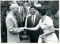 藏品(胡崇賢攝蔣中正總統茶會款待檀香山華僑觀光團鄺友良等人3)的圖片