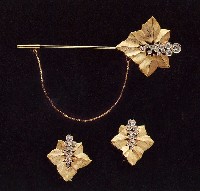 藏品(秋天的楓葉--胸針、耳環)的圖片