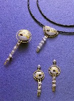 藏品(星事--項鍊、胸針、耳環)的圖片