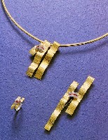 藏品(銀河鵲橋--項鍊、胸針、戒指)的圖片