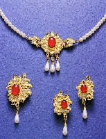 藏品(深情--項鍊、胸針、耳環)的圖片