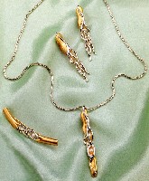 藏品(分、合--項鍊、胸針、耳環)的圖片