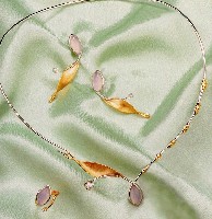 藏品(初生--項圈、戒指、耳環)的圖片