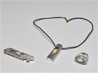 藏品(網、惘--項鍊、戒指、胸針)的圖片