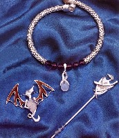 藏品(始--項鍊、髮釵、胸針)的圖片