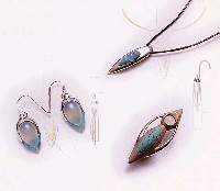 藏品(Natural--項鍊、胸針、耳環)的圖片