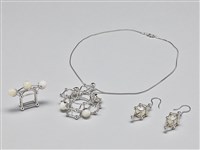 藏品(橋--項鍊、戒指、耳環)的圖片