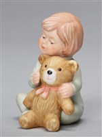 藏品(小孩系列/男孩抱小熊)的圖片