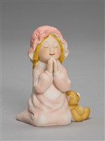 藏品(雀斑人形/祈禱女孩(無台))的圖片