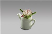 藏品(填土插花系列：灑水壺/一月康乃馨)的圖片