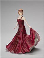 藏品(穿晚宴服女子/拉裙(音))的圖片