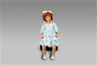 藏品(露肩水藍洋裝坐姿女孩)的圖片