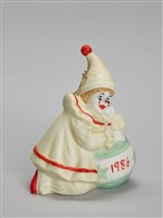 藏品(在大球上休息的小丑)的圖片