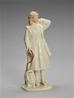 藏品(穿連身長洋裝與風衣溜狗仕女)的圖片