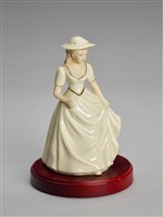 藏品(維多利亞女孩/有台、單手拉裙)的圖片