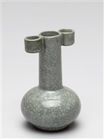 藏品(仿哥窯貫耳瓶)的圖片