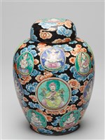 藏品(琺瑯彩墨地神佛開光紋蓋罐)的圖片