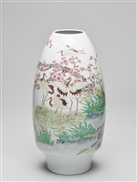 藏品(琺瑯彩鶴紋橄欖形高足瓶)的圖片