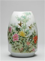 藏品(琺瑯彩花鳥紋瓶)的圖片