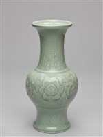 藏品(龍泉窯青瓷牡丹紋鳳尾瓶)的圖片