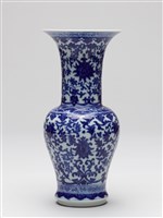 藏品(青花纏枝番蓮花紋鳳尾瓶)的圖片