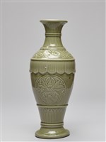 藏品(仿耀州窯青瓷刻劃蓮紋瓶)的圖片