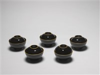 藏品(黑漆蓋碗－畫著燕子的碗)的圖片