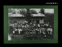 藏品(原住民小孩在屋前團體合照(影本))的圖片