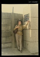 藏品(張漱菡在桃園工廠門外留影（1973）)的圖片