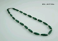 藏品(綠色長珠項鍊)的圖片