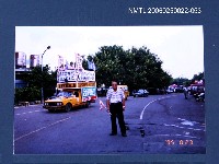 藏品(林宗源攝於馬路旁)的圖片