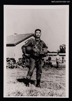 藏品(曹介直獨照（武裝裝備，站姿）（翻拍照）)的圖片