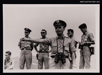 藏品(曹介直於演習合照（翻拍照）)的圖片