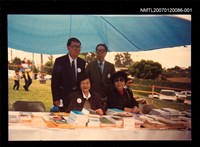 藏品(劉枋在美國與羅蘭、王藍開簽書會-1)的圖片