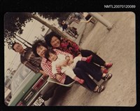 藏品(劉枋與兒孫女孟瑤)的圖片