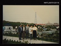 藏品(劉枋與文友訪小人國)的圖片