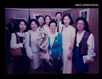 藏品(胡品清獲頒二等傑出教育勳章當日合照)的圖片