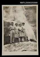 藏品(李牧、嚴碧如尚未結婚遊島（姜穆註）)的圖片