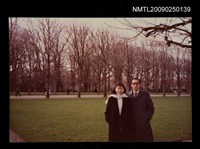 藏品(李牧與二女兒李曉青攝于巴黎盧森堡公園（1986-12）)的圖片