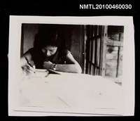 藏品(趙淑俠18歲時寫作身影)的圖片