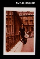 藏品(趙淑俠28歲時於巴黎獨照)的圖片