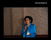 藏品(趙淑俠在海外作家協會致詞之照片)的圖片