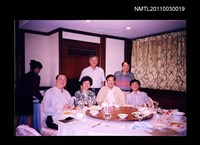 藏品(柏楊與周碧瑟、王榮文等人吃飯合照)的圖片